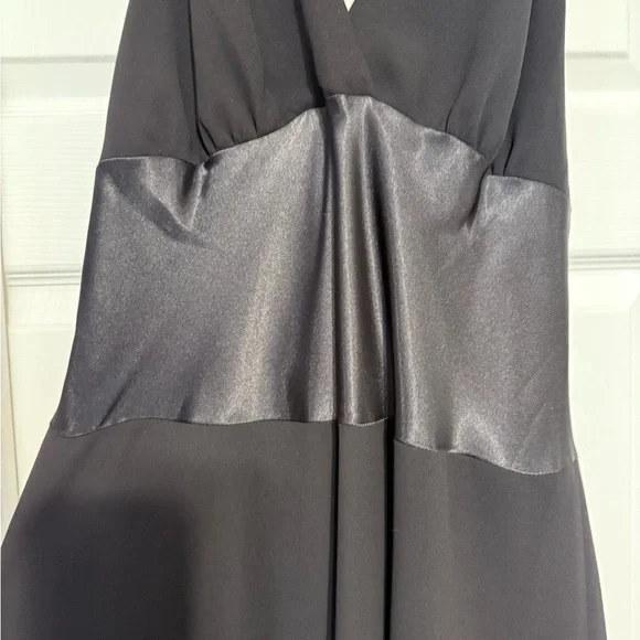 Jones Wear Elegant Black Halter Cocktail Dress - Size 16 - Picture 5 of 9